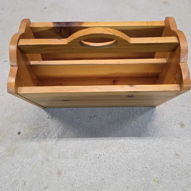Wooden Magazine Rack in Tool Storage & Benches in Oakville / Halton Region - Image 4