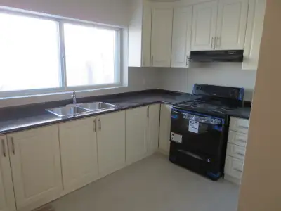 Bright and Spacious 3-Bedroom Townhouse