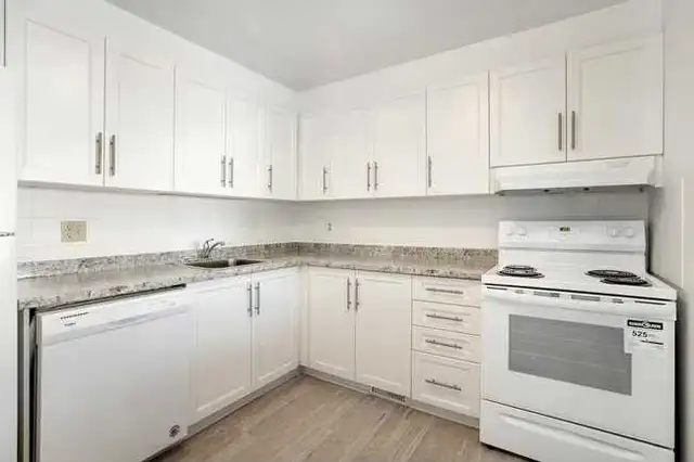 Room for rent in Room Rentals & Roommates in Ottawa - Image 4