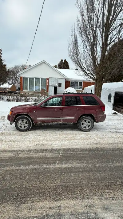 Jeep Grand Cherokee Limited diesel . Vehicule bien entretenue au fils de ans , Moteur et transmissio...