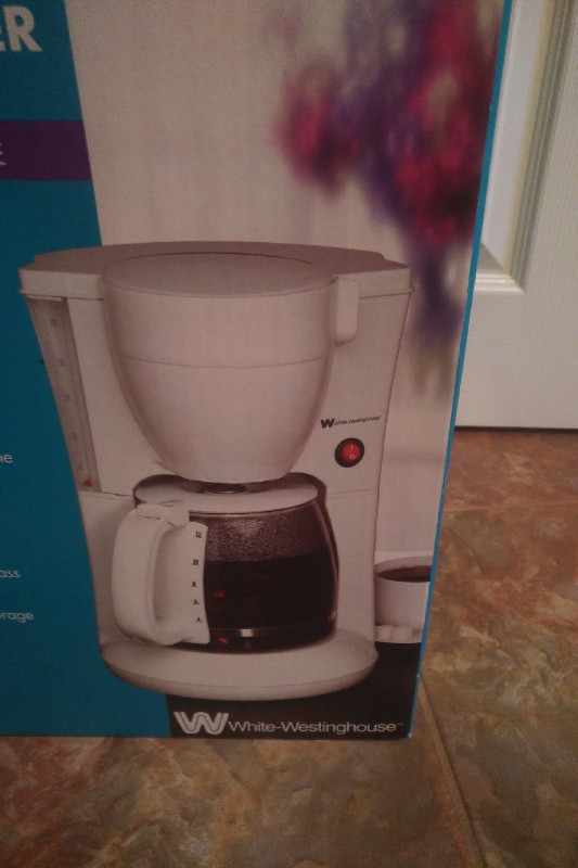 White Westinghouse 12 cup Coffee Maker in Coffee Makers in Edmonton - Image 2