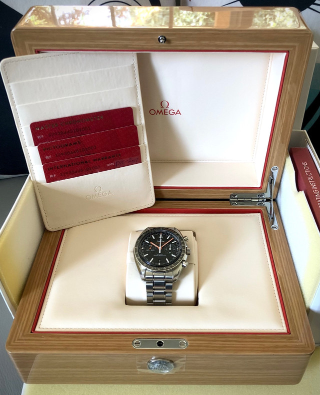 Like new Omega Speedmaster 44.5mm Coaxial watch in Jewellery & Watches in Prince Albert - Image 3