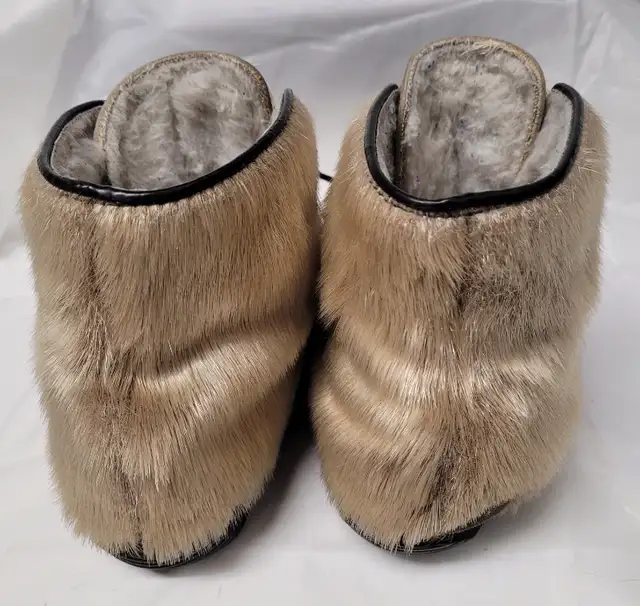 Vintage Blondo Sealskin Boots Womens Size 10 in Women's - Shoes in Red Deer - Image 10