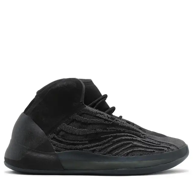 New yeezy qntm onyx size 10/11 in Men's Shoes in Mississauga / Peel Region - Image 3