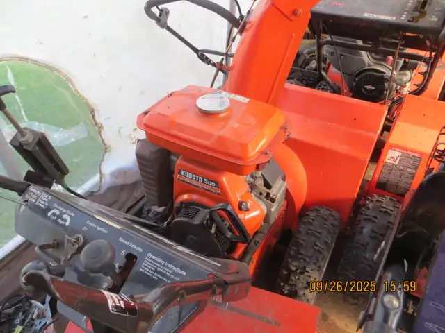 souffleuse de model different in Lawnmowers & Leaf Blowers in Longueuil / South Shore - Image 3