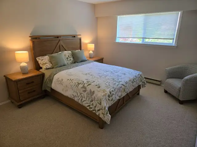 Fully furnished 3 bedroom home 1900 Sf. Downtown Sidney BC in British Columbia in Canada - Image 8