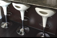 3 Counter/Barstools