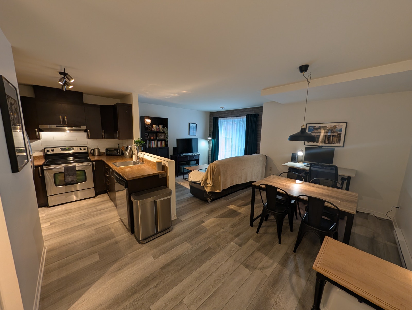 BROSSARD | Charmant 3½ dans Secteur C | Près de tout! — photo 3