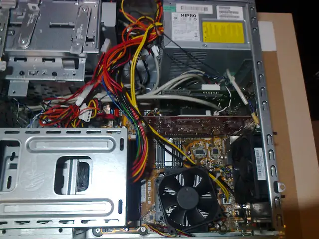 HP Pavilion m9150f Desktop in Desktop Computers in Ottawa - Image 5