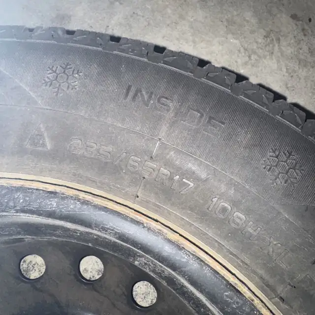 235 65R17 Winter Tires in Tires & Rims in Mississauga / Peel Region - Image 4