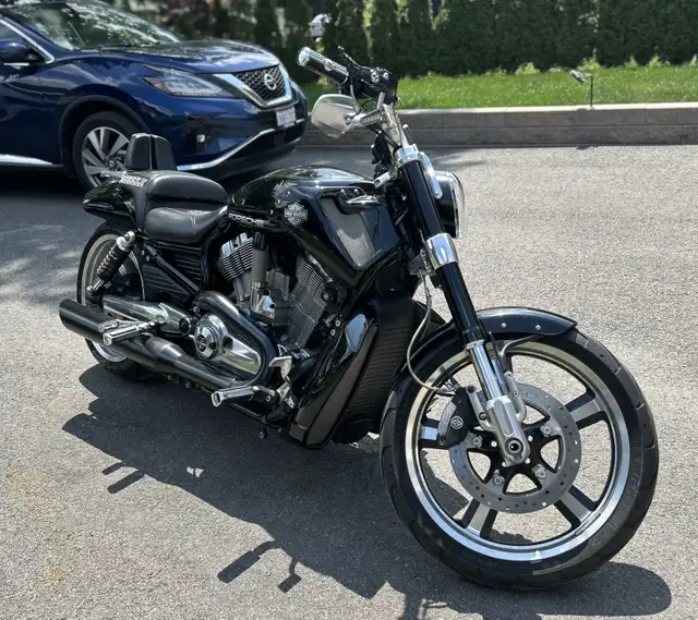 2012 Harley Davidson VROD Muscle Anniversary Edition in Sport Touring in Ottawa - Image 7