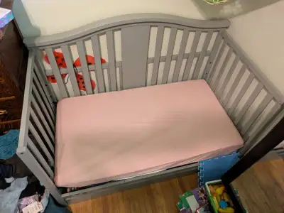 Graco 3-in-1 Crib with Storage Drawer, View more