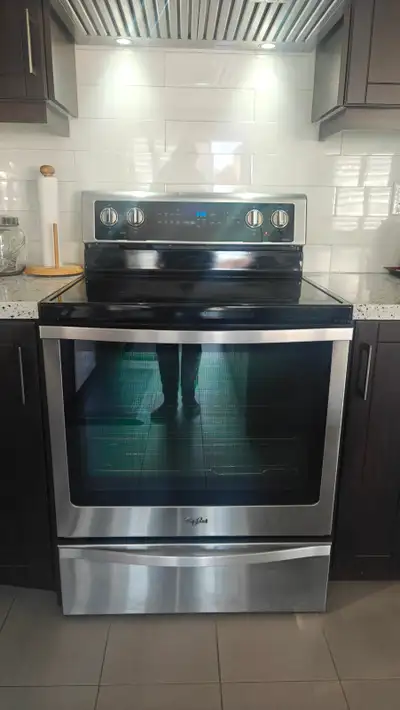 Whirlpool Electric Range/Oven with Convection!, View more