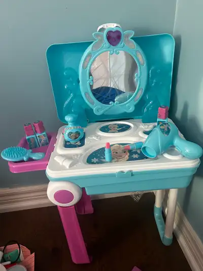 Disney Frozen Vanity Carrier [ON HOLD], View more