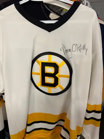 BOSTON BRUINS AUTOGRAPH TRRRY O’REILLY JERSEY. Never worn always in storage. Asking $100 please call...