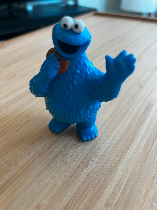 Sesame Street Cookie Monster Figure in Toys & Games in City of Toronto - Image 2