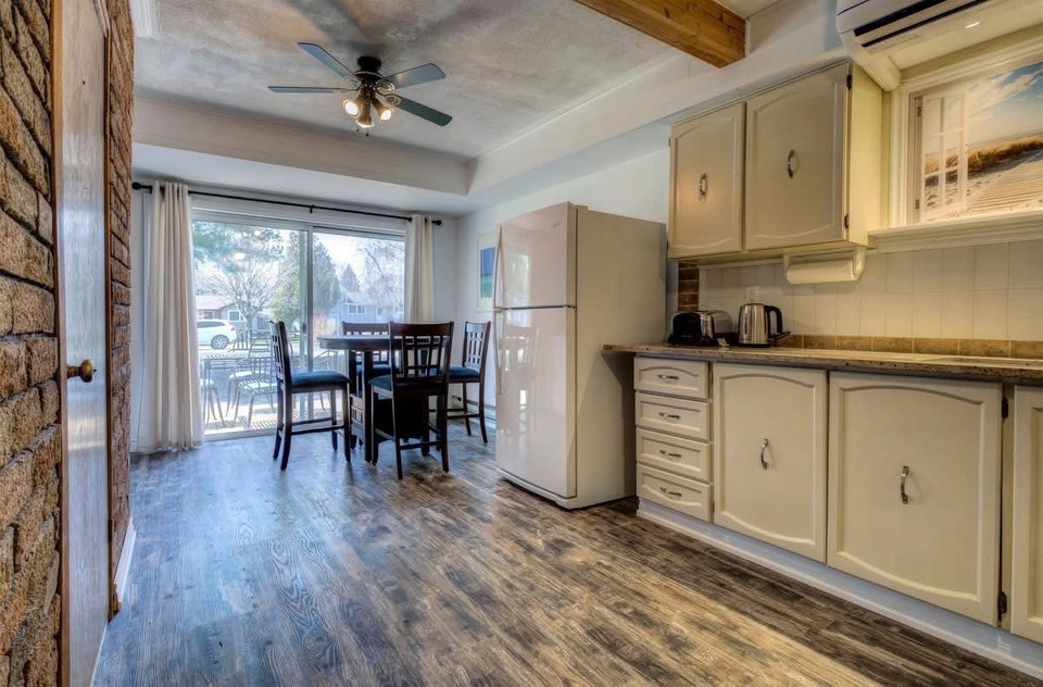 Long Term Rental. 4 Bedroom on Channel in Long Point 5