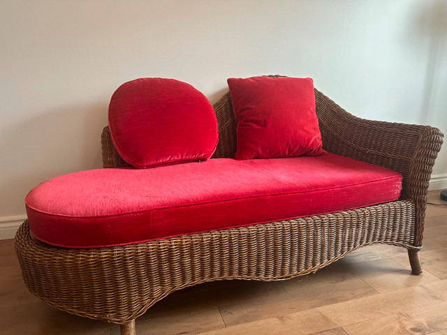 Red Cushioned Wicker Loveseat - Indoor/Outdoor dans Sofas et futons  à Laval/Rive Nord