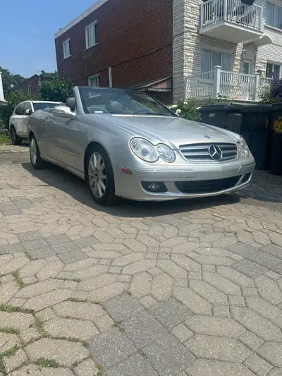 hello selling my moms Mercedes Benz clk 350 convertible silver on silver very rare option it’s autom...