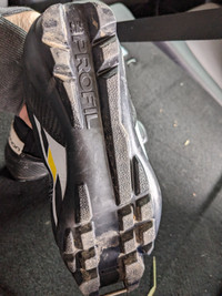 Kids cross-country ski boots sns bindings size 35