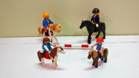 4 Chevaux et figurines Playmobil
