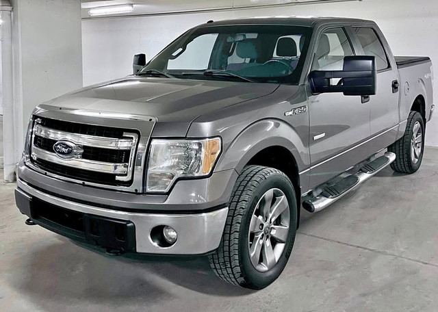 2014 Ford F-150 XLT 4WD SuperCrew  Max. Tow unit in Cars & Trucks in Calgary