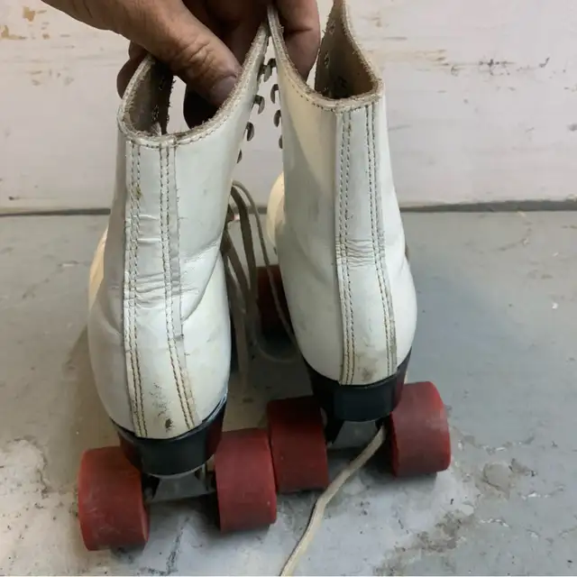 Vintage patin à roulettes , vintage roller blades in Skates & Blades in City of Montréal - Image 6