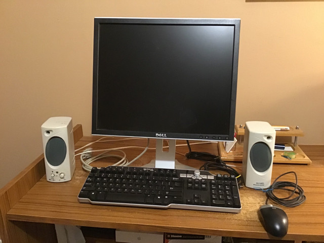 Dell Monitor, Key Board, Mouse & Speakers  in Monitors in Cambridge - Image 2