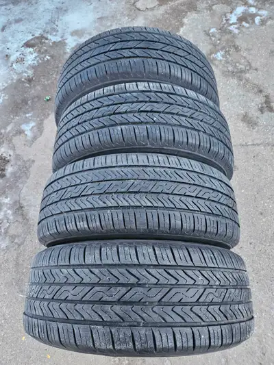 Toyo Extensa all season tires on rims in excellent condition SIZE 215/60/15 bolt pattern 5x114.3mm 7...