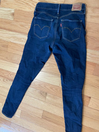 Levi’s 311 Shaping Skinny Jean - Size 26