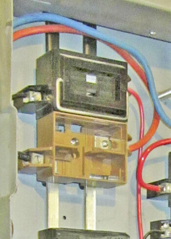 CEB 30/60 AMP, 2 POLE FUSE BUS BLOCK (P/N: FAIO73D) ~ RARE! in Electrical in City of Toronto - Image 2