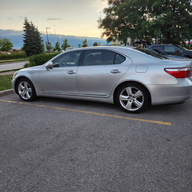 lexus   luxury 2007 LS 460L in Cars & Trucks in Mississauga / Peel Region - Image 4