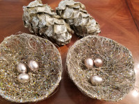 Christmas decor bird's nests and pine cones