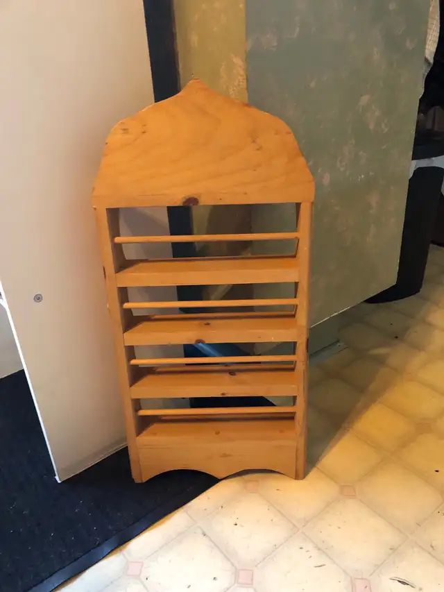 petite étagère décorative en pin, 4 tablettes + top in Bookcases & Shelving Units in Longueuil / South Shore - Image 3