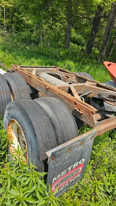 Tandem Air ride trailer axle. Reasonable condition.