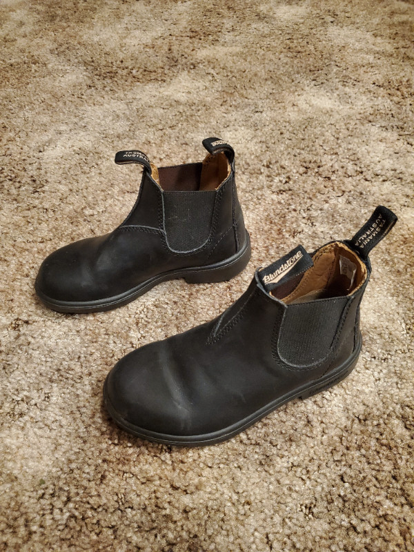 Girls Blundstone Boots Size 13 Style 531 in Equestrian & Livestock Accessories in Oshawa / Durham Region