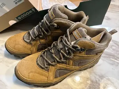 Brand New Women’s Boots Size 9 US, View more