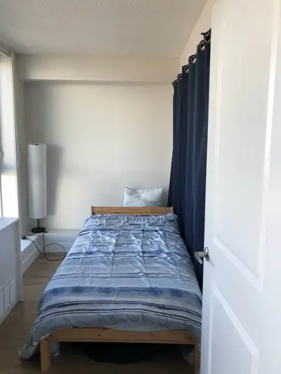 Bedroom for rent downtown Toronto (Harbourfront)