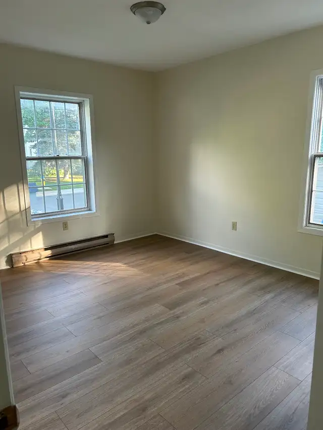 1 bedroom Apartment in Long Term Rentals in Kingston - Image 5