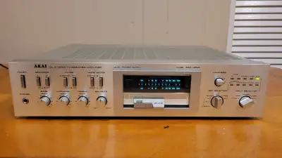 vintage akai AM-U04 amplifier, View more