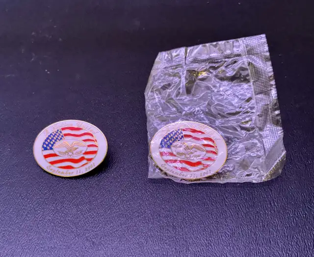VINTAGE A NATION UNITED September 11, 2001 ENAMEL LAPEL PIN in Arts & Collectibles in City of Toronto - Image 2