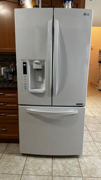 32” inch LG Frenchdoor with Ice Maker