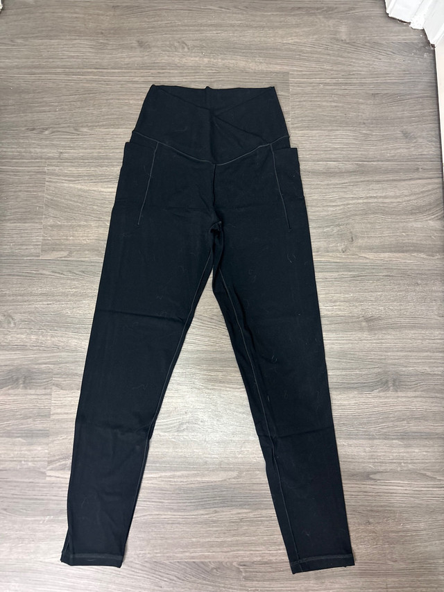 Aerie leggings - crossover with pockets (medium) in Women's - Bottoms in Dartmouth