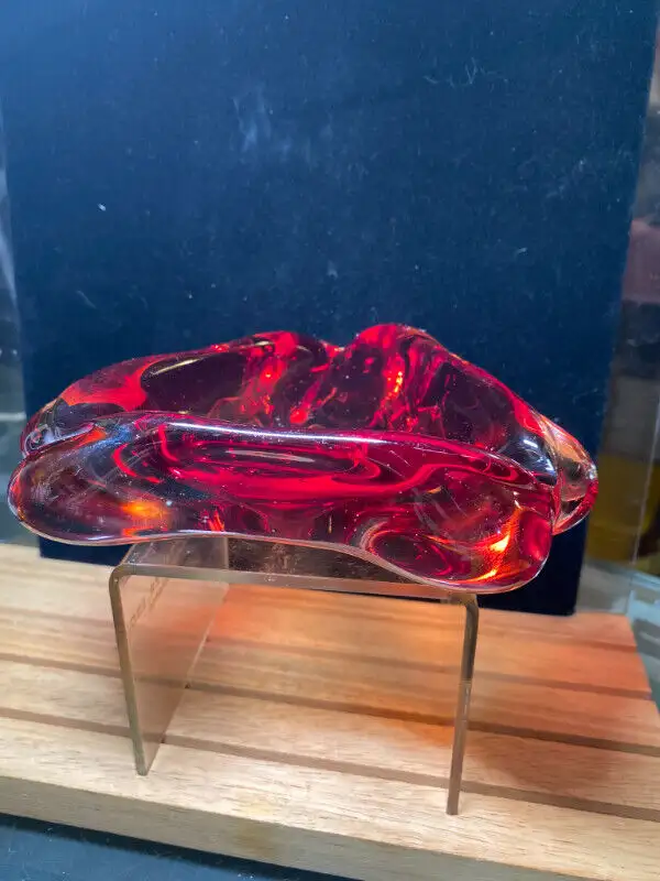 MiD CENTURY Ruby Red GLASS BOWL in Arts & Collectibles in Vancouver - Image 5