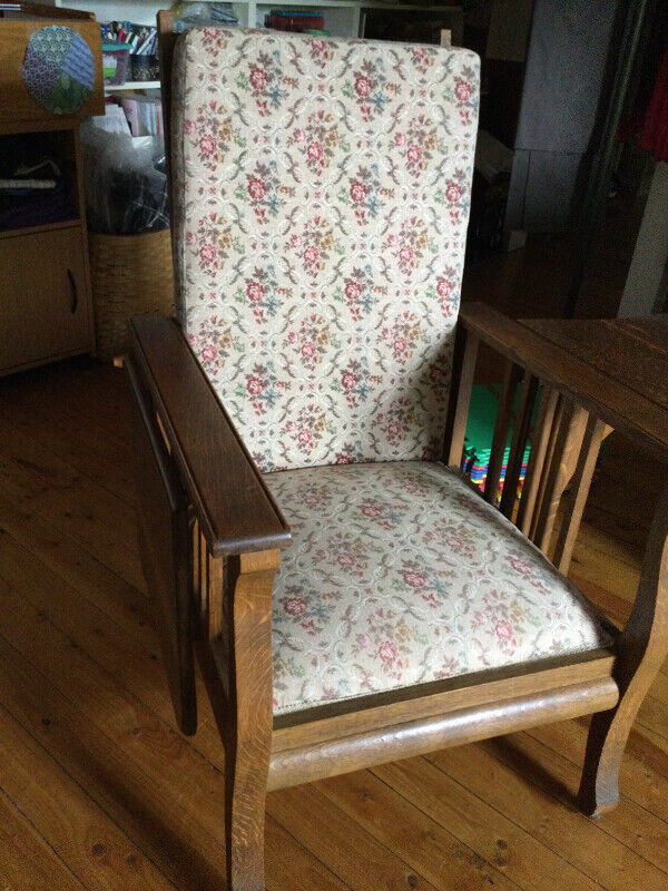 Vintage Morris Chair in Chairs & Recliners in Moncton