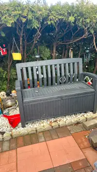 garden chairs 