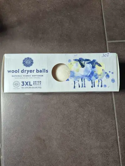 Payable en argent 3 balles de laines naturel pour adoucisseur de tissus neufs Prix 30$ De Windsor