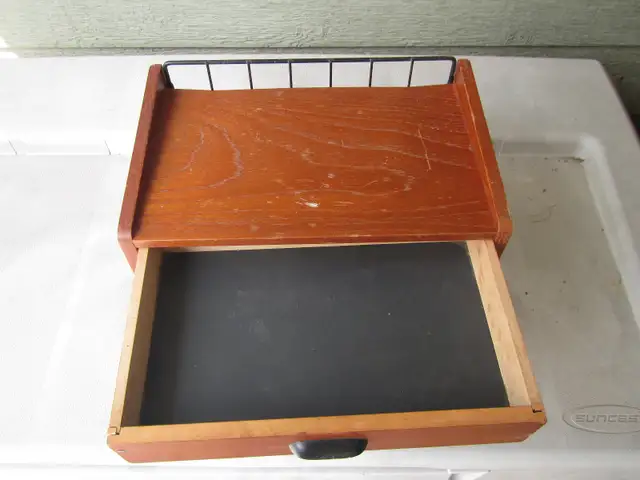 Hanging Drawer/Shelf in Free Stuff in Muskoka - Image 4