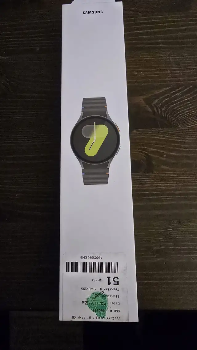 Brand New Galaxy Watch 7 (Green) - 44mm