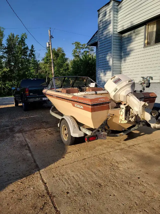 Edson Boat, Trailer and Motor in Powerboats & Motorboats in Edmonton - Image 2